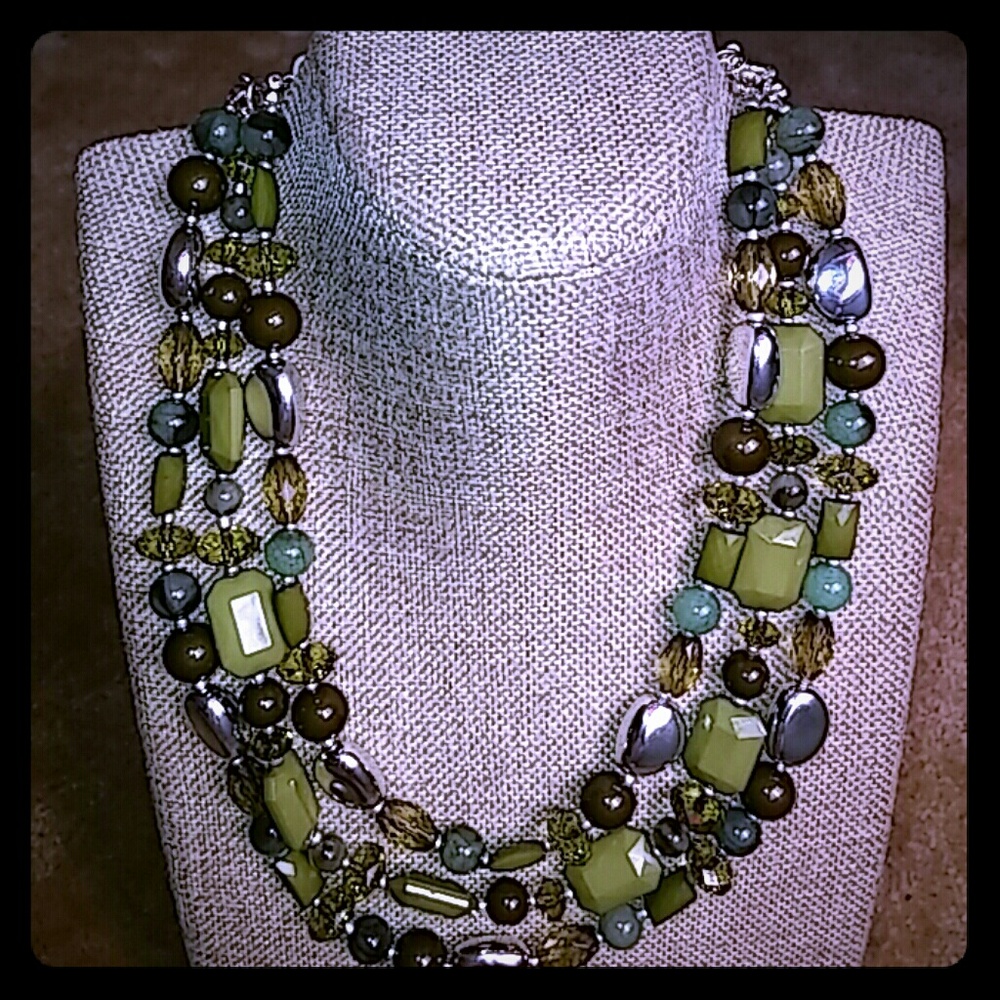 Premier Designs - Olive Necklace